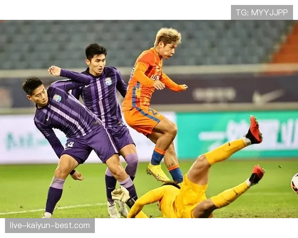 犯规判定的核心依据：动作是否危及对方安全或违反公平竞赛原则